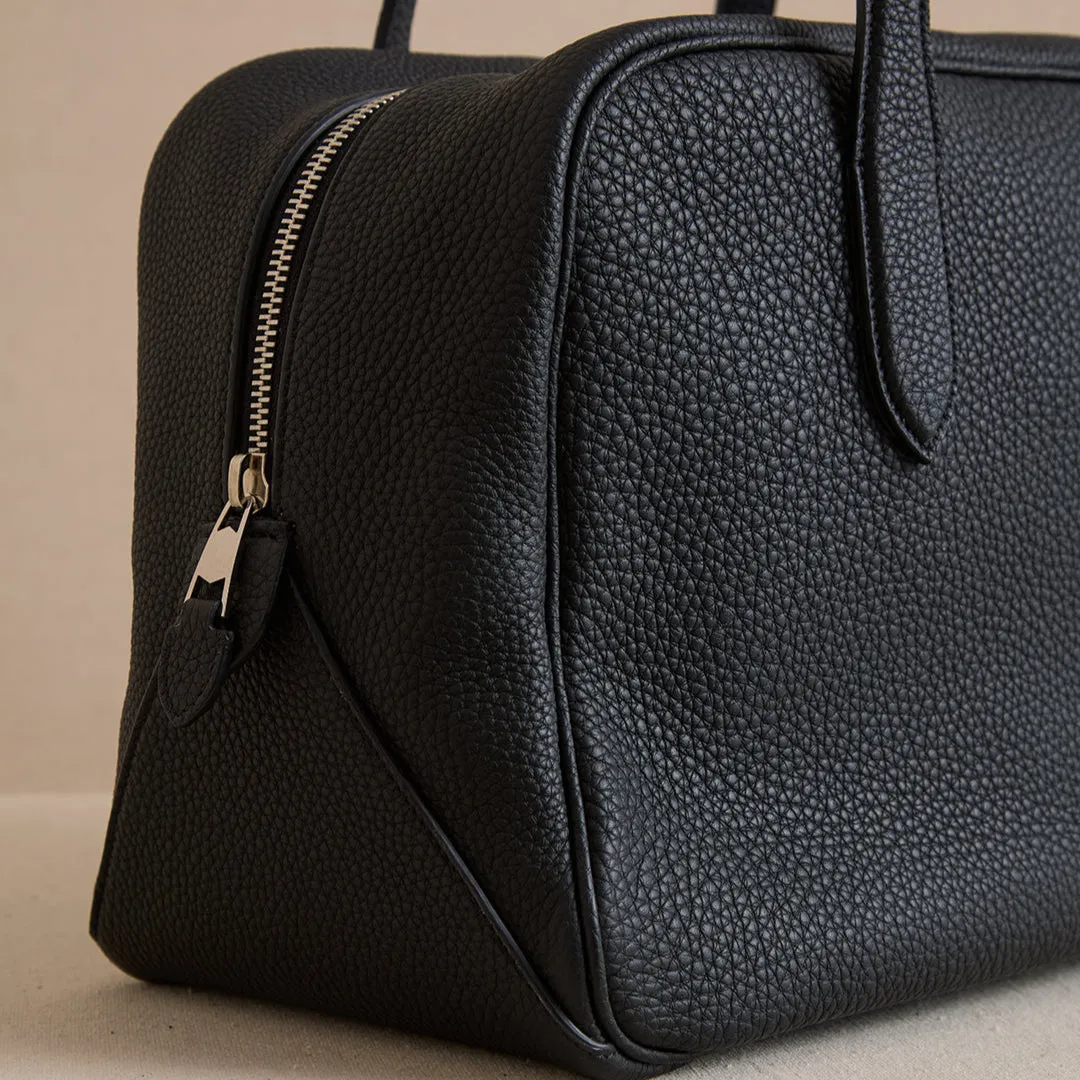 Archer 32 in Black