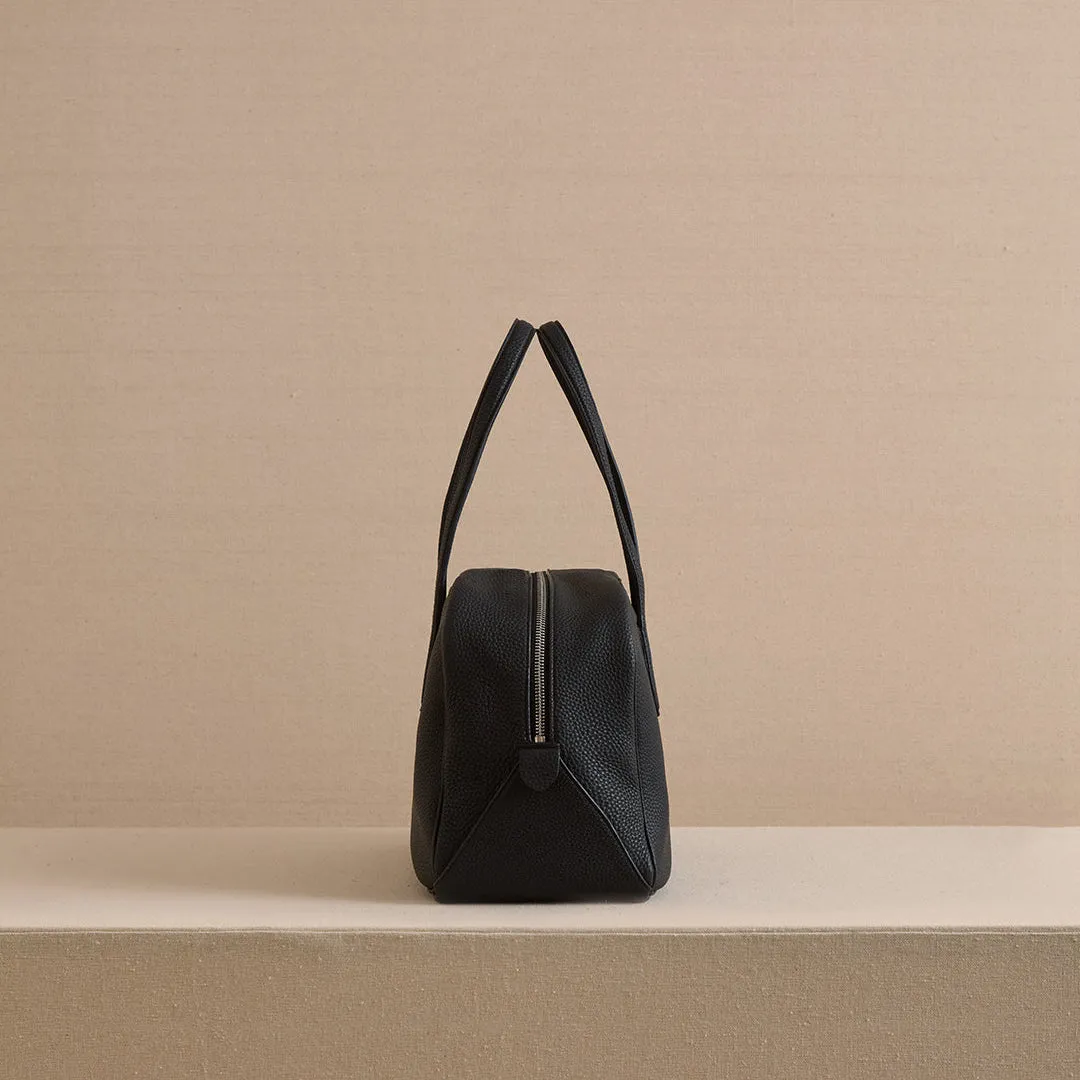 Archer 32 in Black