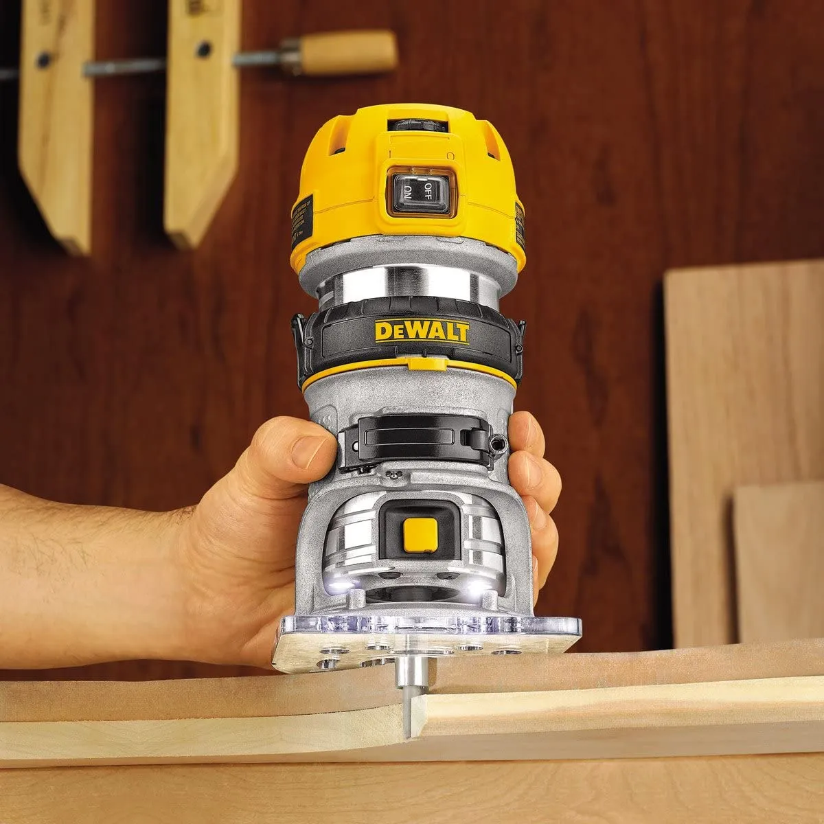 Dewalt 900W 8mm D26200 Compact Router
