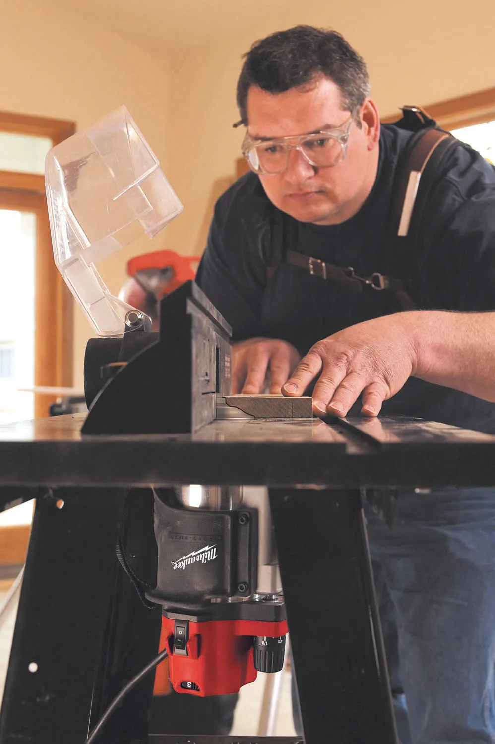 Router - Milwaukee 2-1/4 Max HP EVS BodyGrip® Router, 5616-20